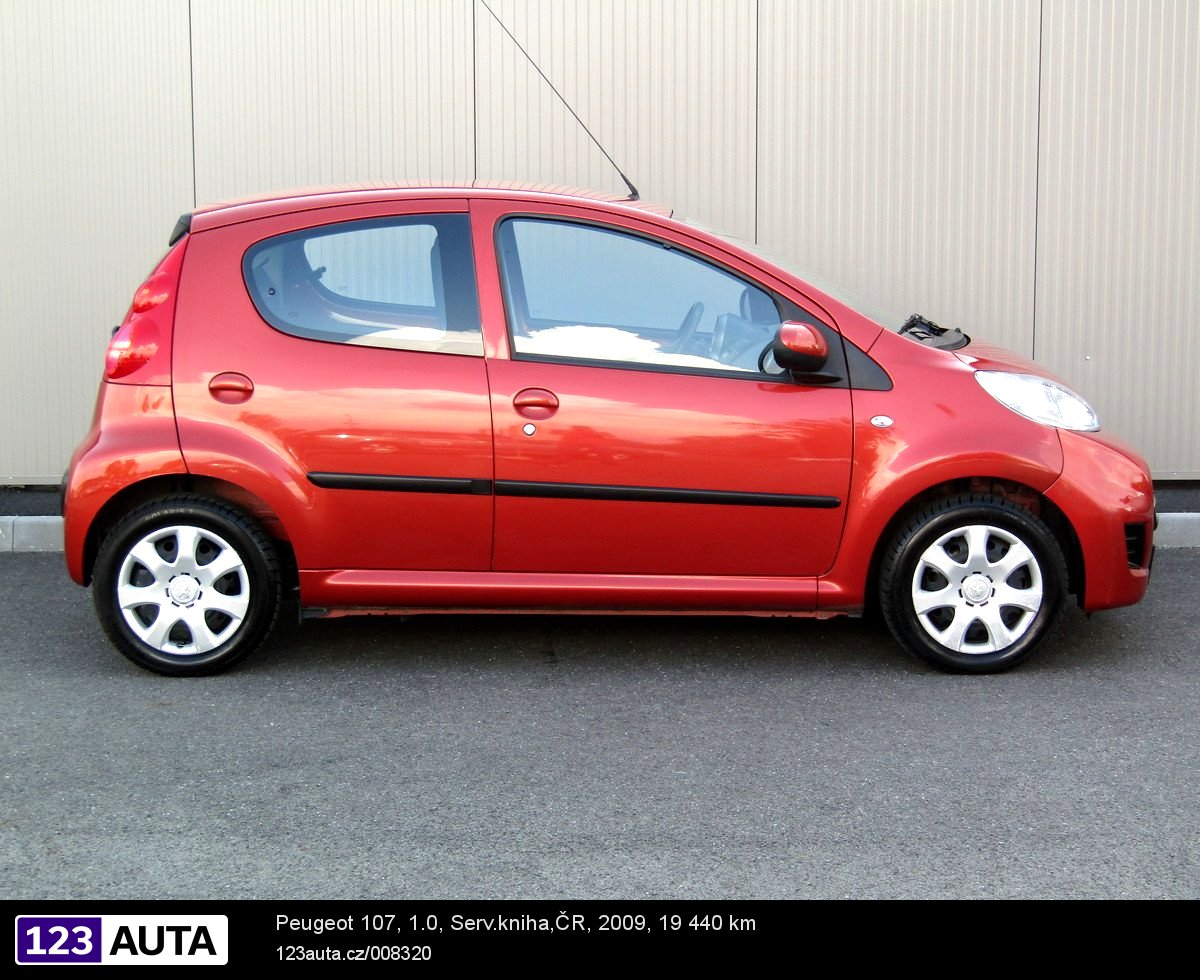 Peugeot 107, 2009 - pohled č. 4