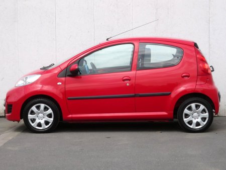 Peugeot 107, 2010 - pohled č. 4