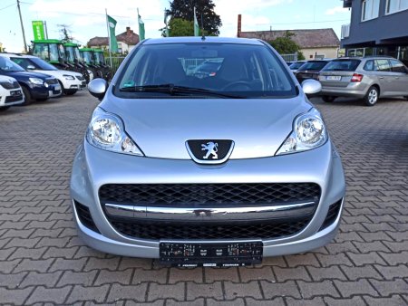 Peugeot 107, 2009 - pohled č. 2