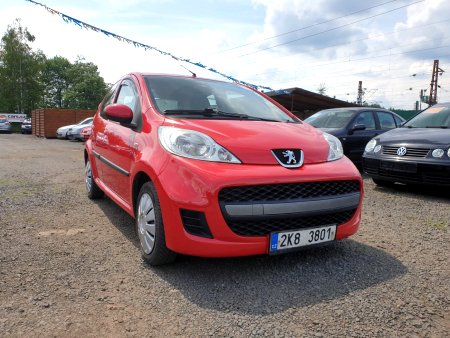 Peugeot 107, 2009 - pohled č. 2