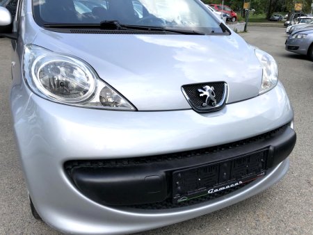 Peugeot 107, 2006 - pohled č. 2