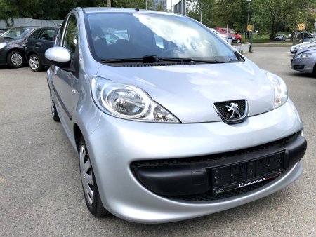 Peugeot 107, 2006 - pohled č. 3