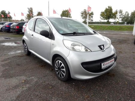 Peugeot 107 1,0i,1.MAJITEL,serviska