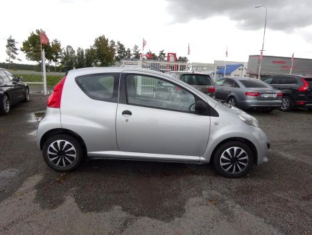 Peugeot 107, 2008 - pohled č. 2