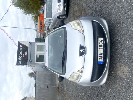 Peugeot 107, 2005 - pohled č. 2