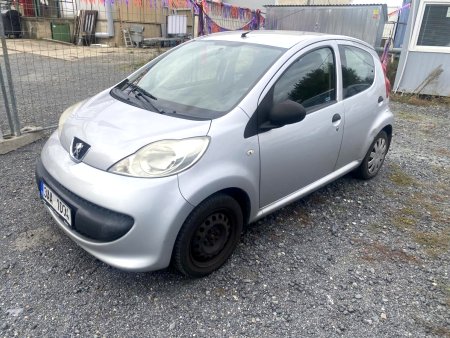 Peugeot 107, 2005 - pohled č. 3