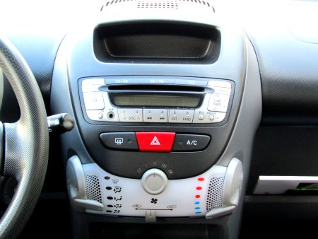 Peugeot 107, 2009 - pohled č. 13