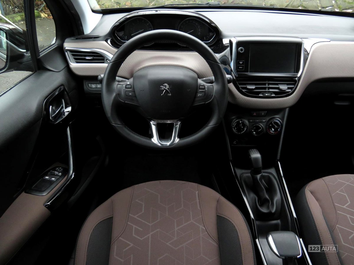 Peugeot 2008, 2014 - pohled č. 9