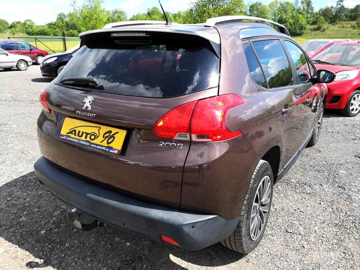 Peugeot 2008, 2013 - pohled č. 2