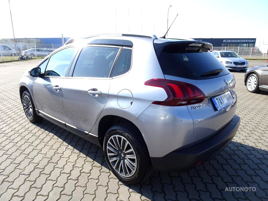 Peugeot 2008, 2019 - pohled č. 3