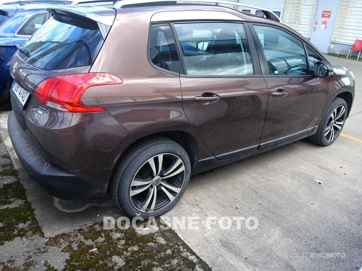 Peugeot 2008, 2014 - pohled č. 2