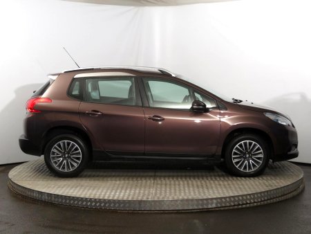 Peugeot 2008, 2014 - pohled č. 8