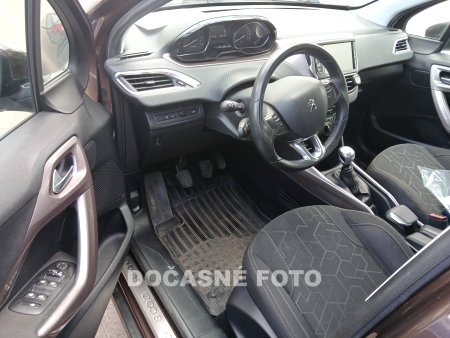 Peugeot 2008, 2014 - pohled č. 3