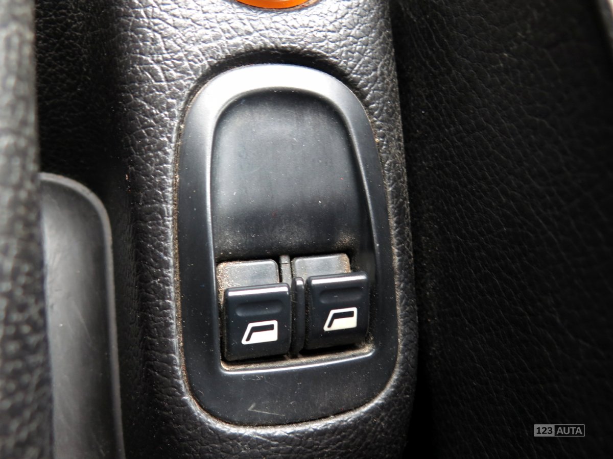 Peugeot 206, 1999 - pohled č. 17