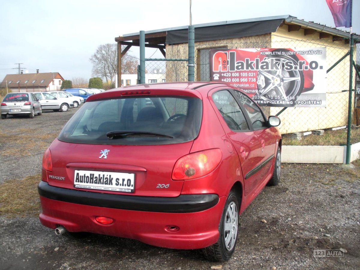 Peugeot 206, 2004 - pohled č. 3