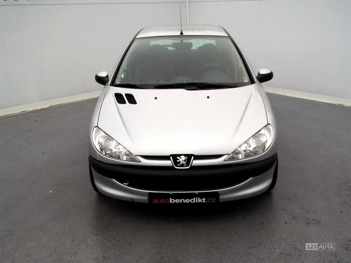 Peugeot 206, 2008 - pohled č. 2