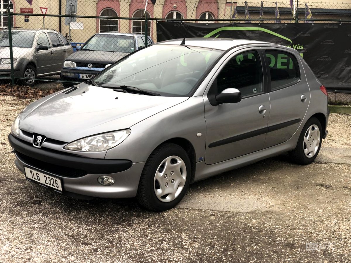 Peugeot 206, 2004 - pohled č. 3