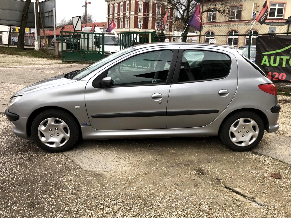 Peugeot 206, 2004 - pohled č. 4