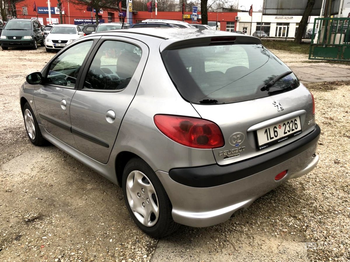 Peugeot 206, 2004 - pohled č. 5