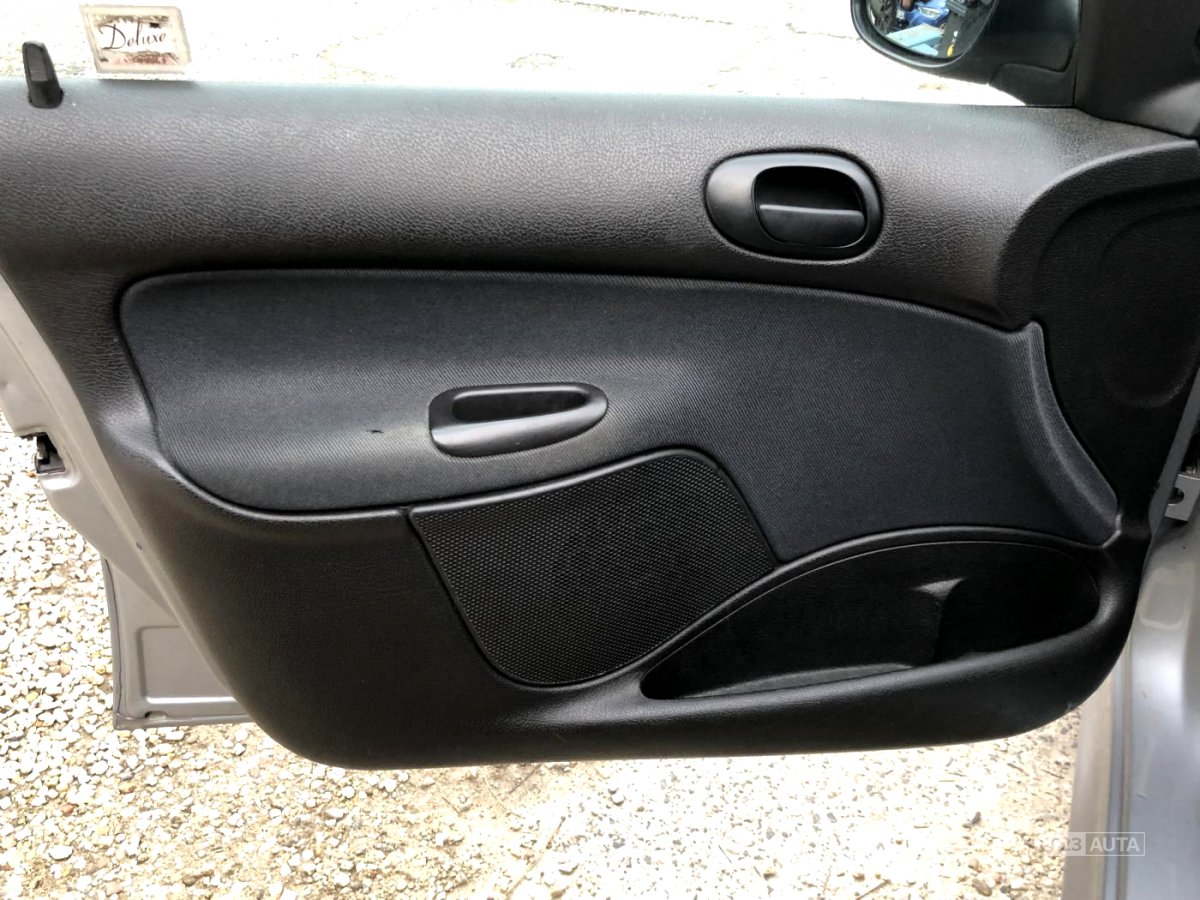 Peugeot 206, 2004 - pohled č. 9