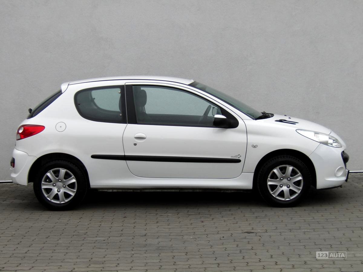 Peugeot 206, 2011 - pohled č. 4