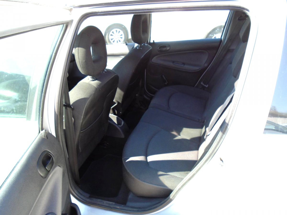 Peugeot 206, 2006 - pohled č. 10