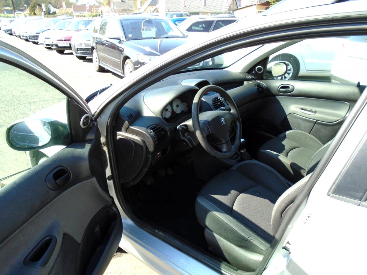 Peugeot 206, 2006 - pohled č. 8