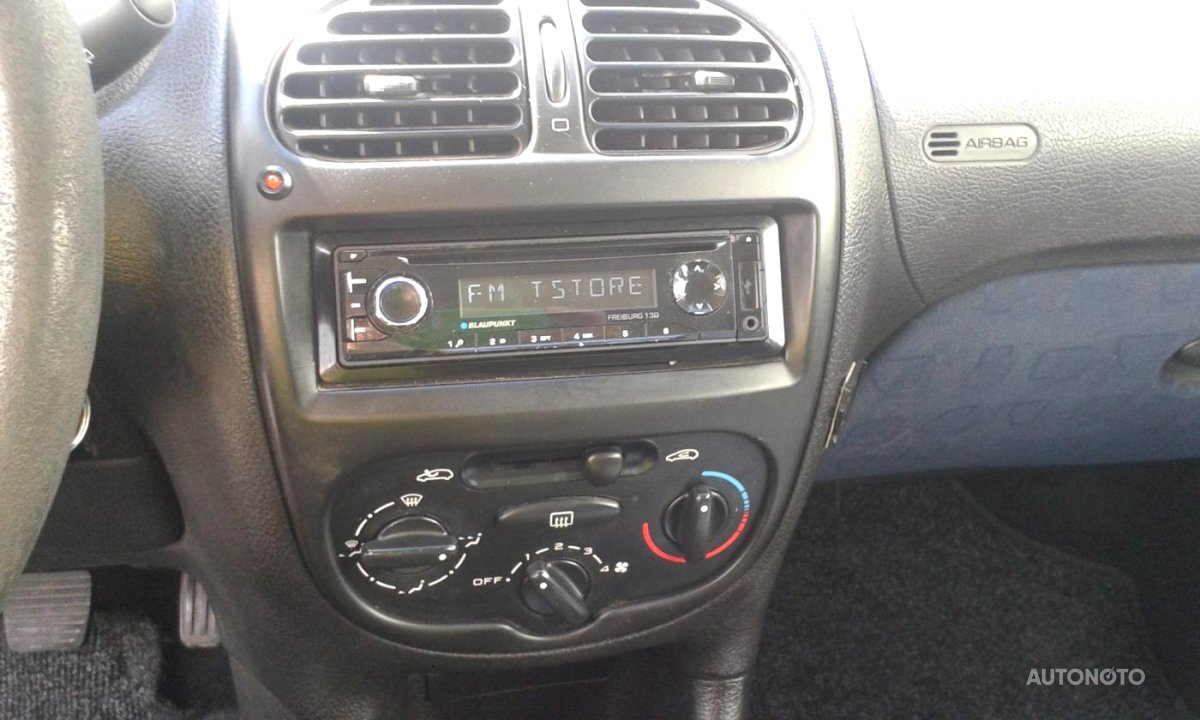 Peugeot 206, 2002 - pohled č. 10