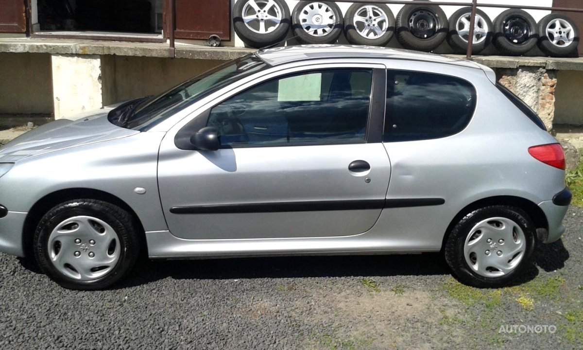 Peugeot 206, 2002 - pohled č. 2