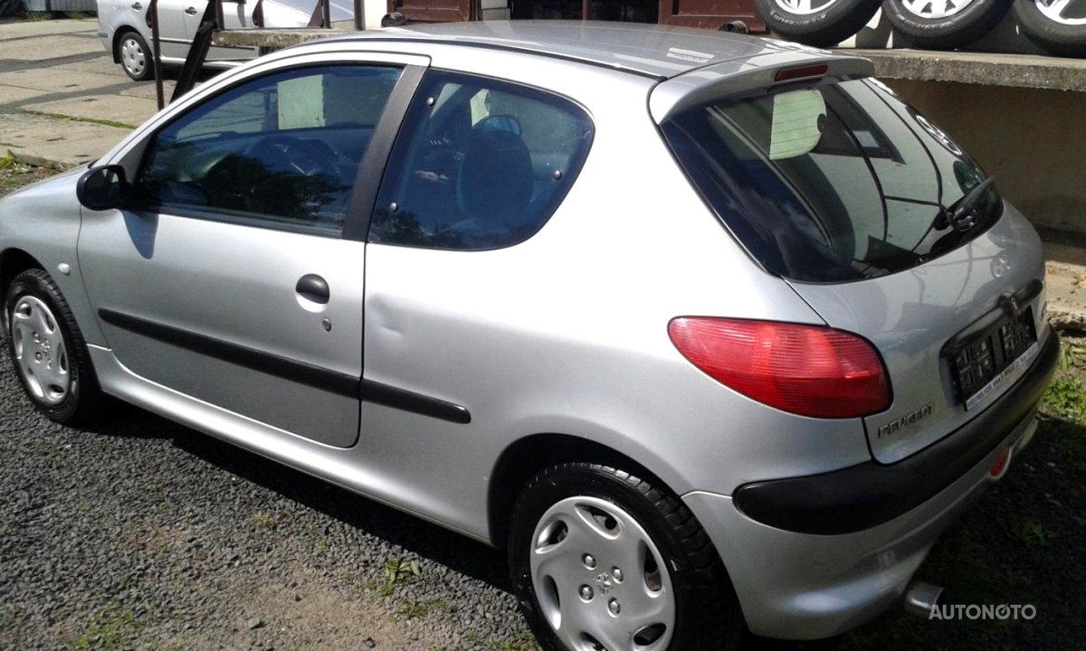 Peugeot 206, 2002 - pohled č. 3