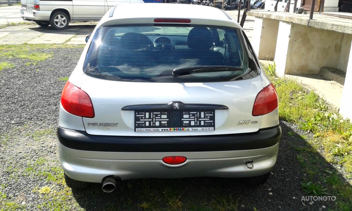 Peugeot 206, 2002 - pohled č. 4