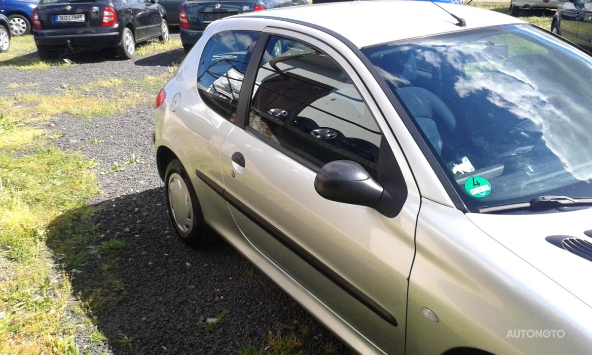 Peugeot 206, 2002 - pohled č. 6