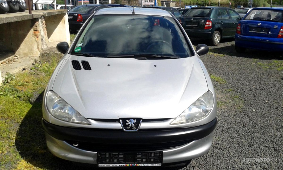 Peugeot 206, 2002 - pohled č. 8
