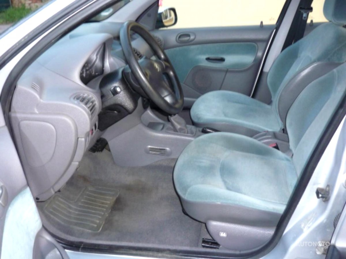 Peugeot 206, 1999 - pohled č. 8