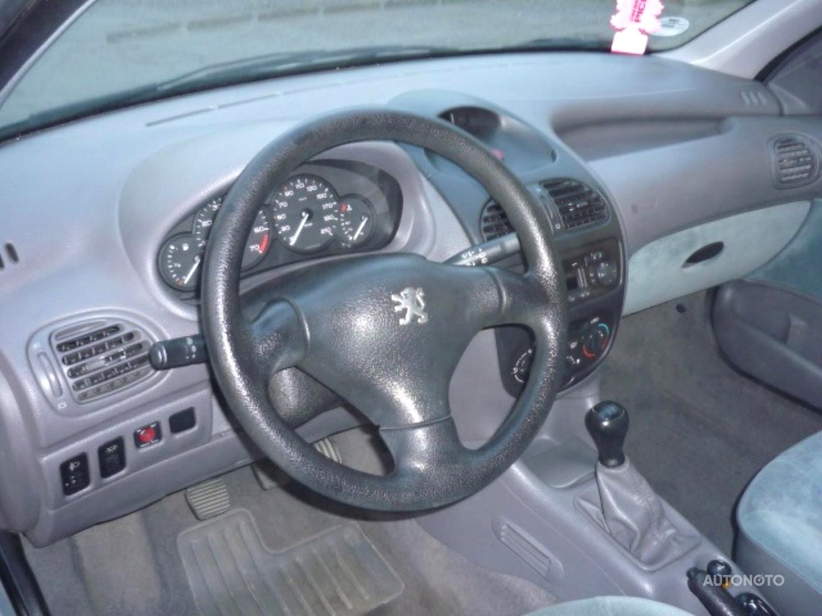 Peugeot 206, 1999 - pohled č. 9