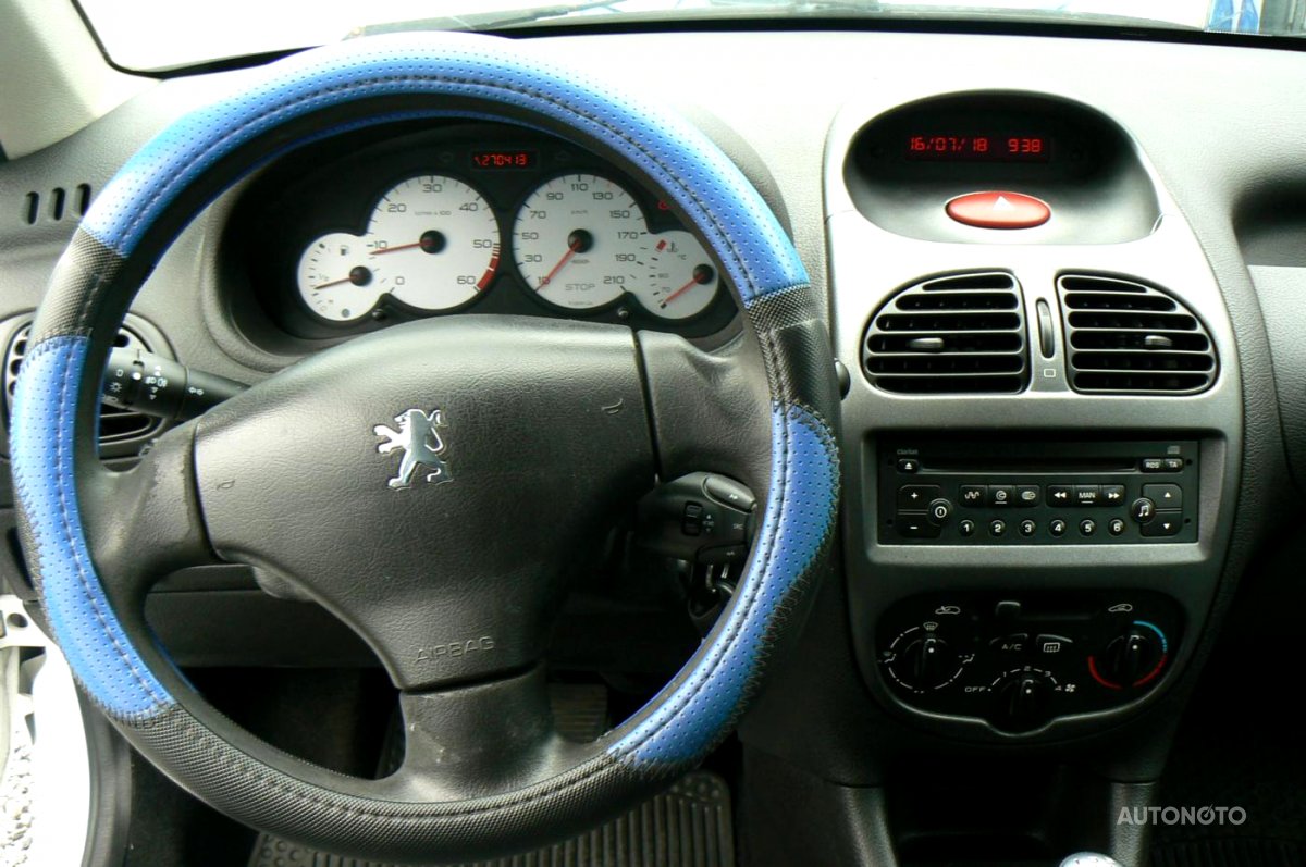 Peugeot 206, 2004 - pohled č. 9