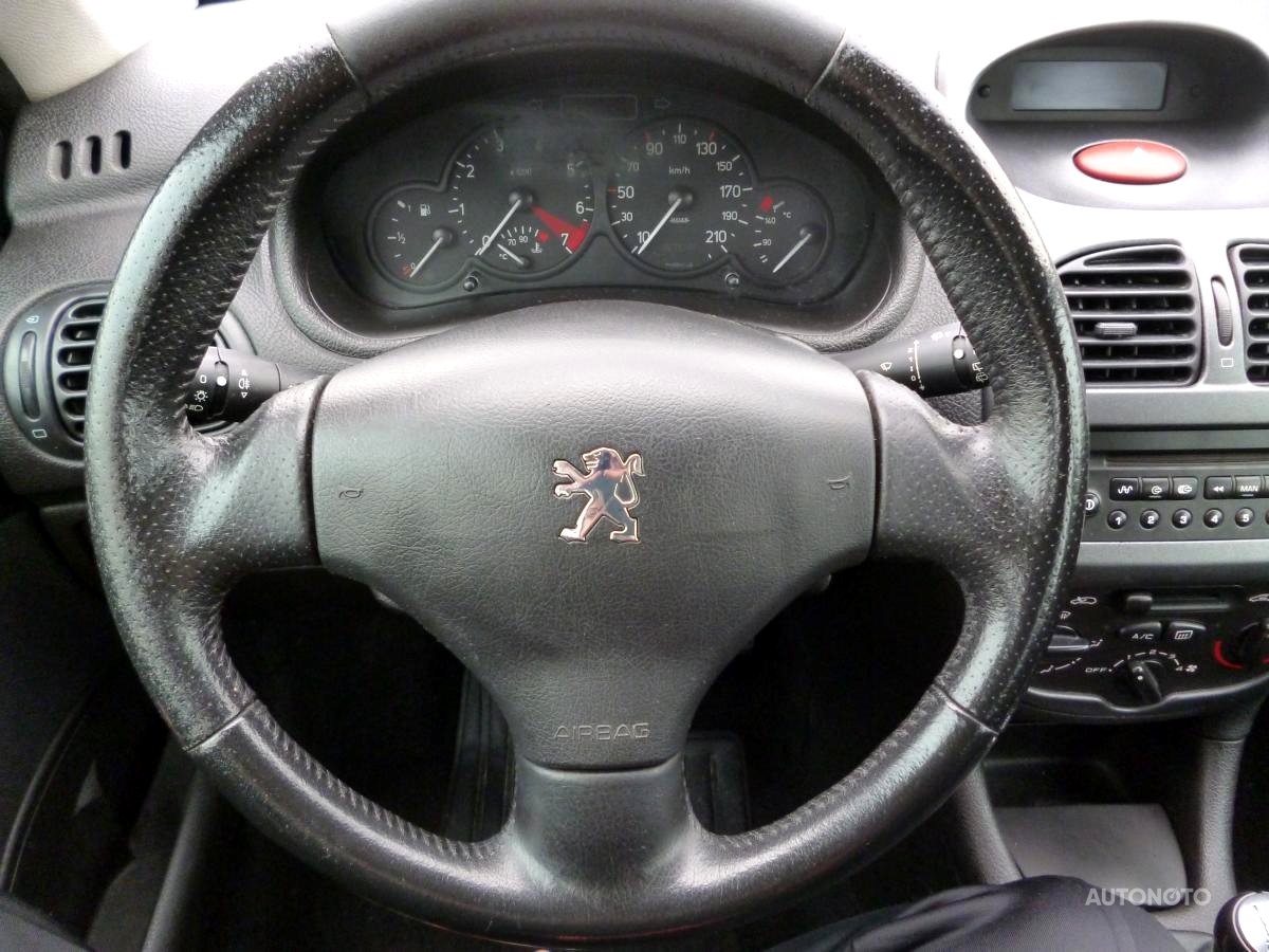 Peugeot 206, 2002 - pohled č. 3