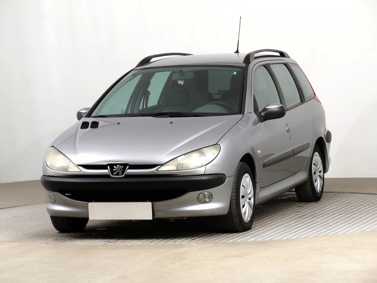 Peugeot 206, 2003 - pohled č. 3