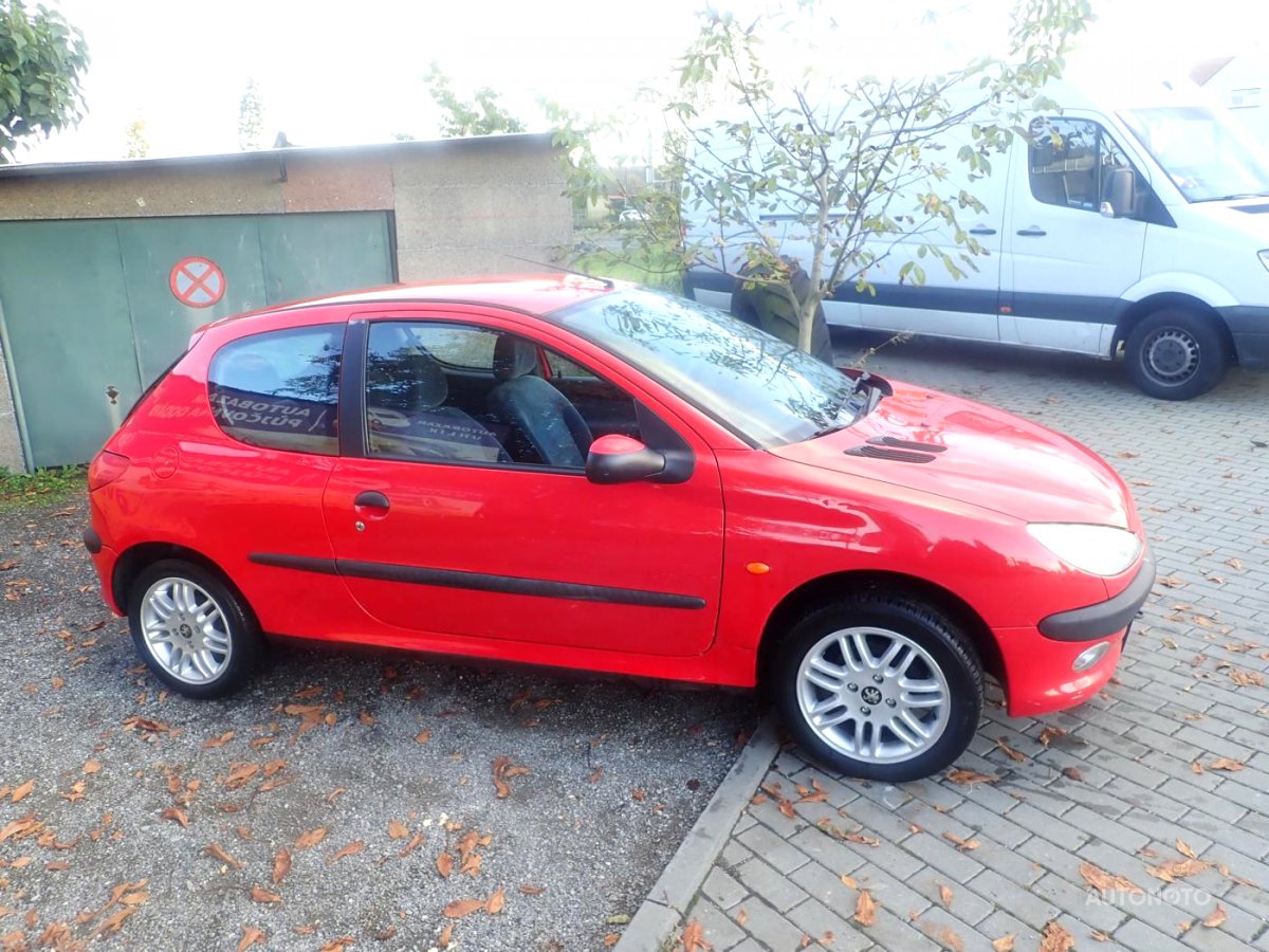 Peugeot 206, 1998 - pohled č. 3