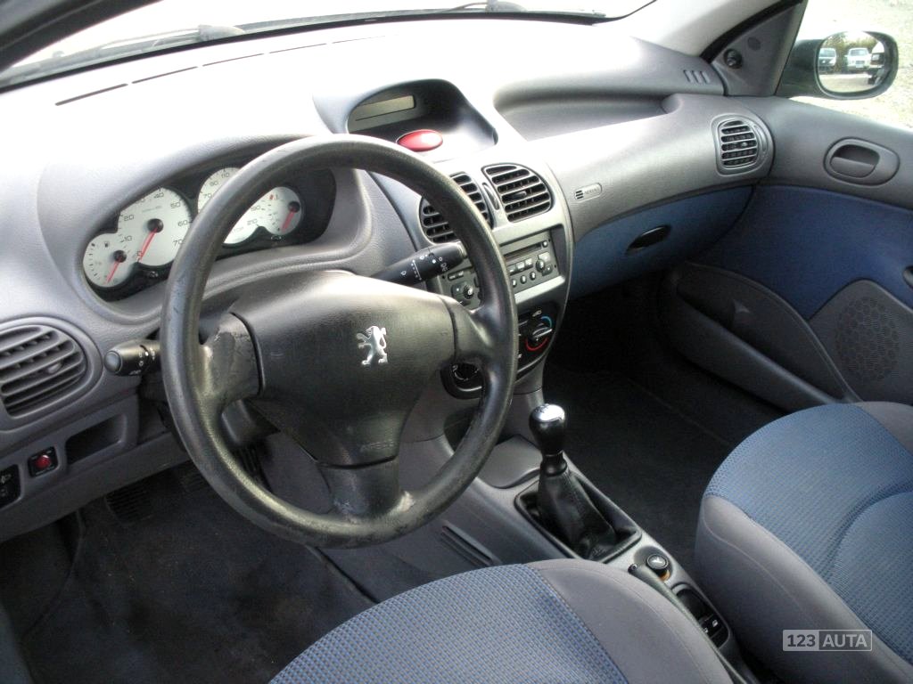 Peugeot 206, 2002 - pohled č. 11