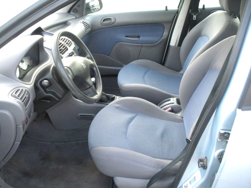 Peugeot 206, 2002 - pohled č. 12