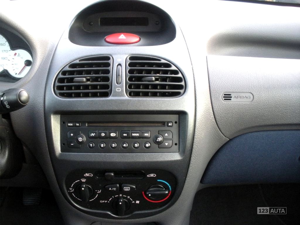 Peugeot 206, 2002 - pohled č. 14
