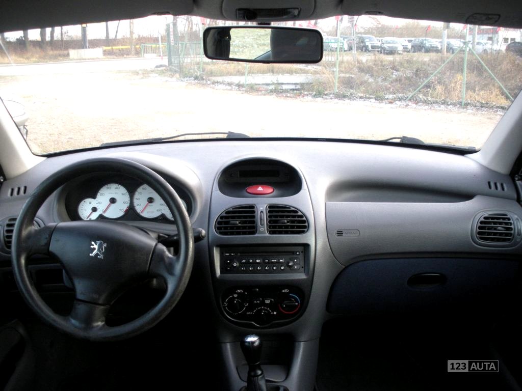 Peugeot 206, 2002 - pohled č. 15