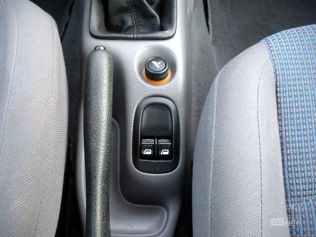 Peugeot 206, 2002 - pohled č. 16