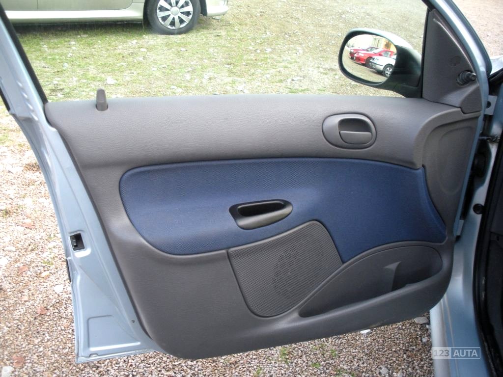 Peugeot 206, 2002 - pohled č. 21