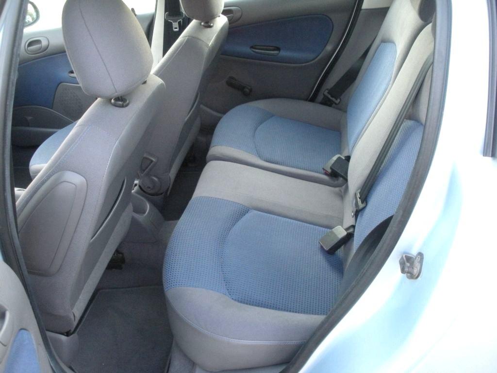 Peugeot 206, 2002 - pohled č. 22
