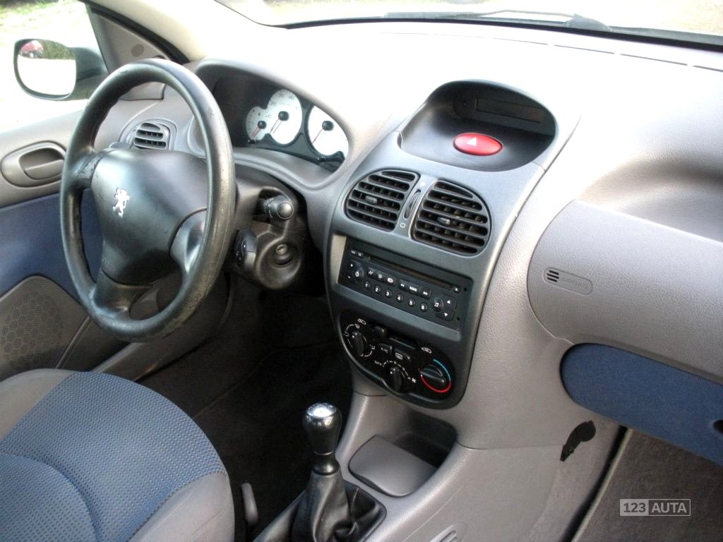 Peugeot 206, 2002 - pohled č. 5