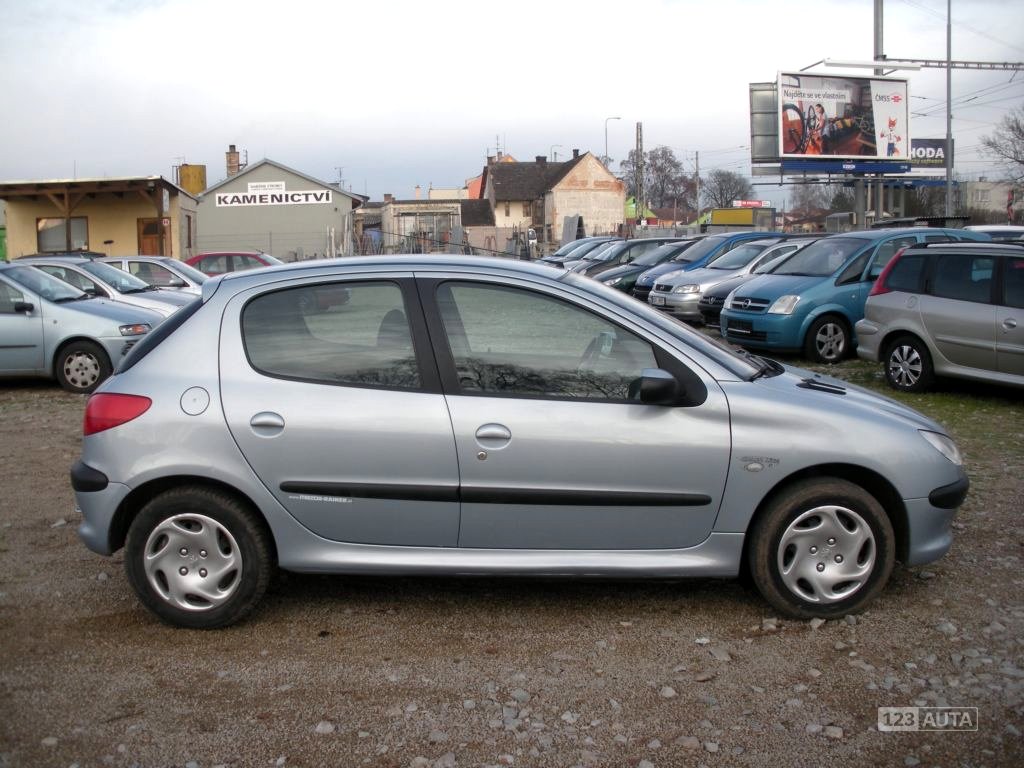 Peugeot 206, 2002 - pohled č. 8