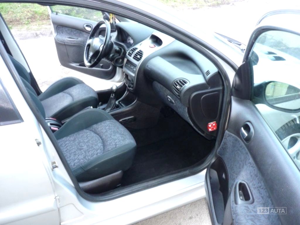 Peugeot 206, 2004 - pohled č. 13