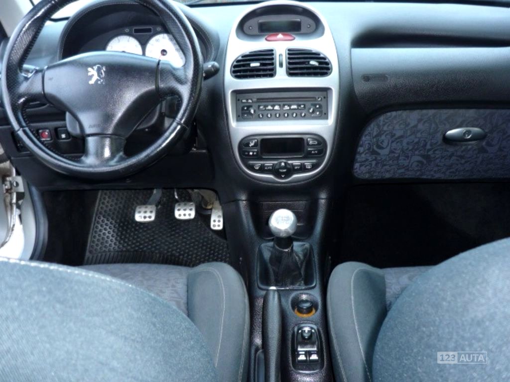 Peugeot 206, 2004 - pohled č. 14